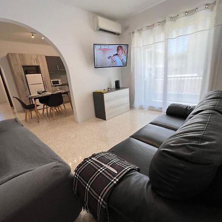 Modern Economy 2 Bedroom Apartment Сент-Полс-Бей Экстерьер фото