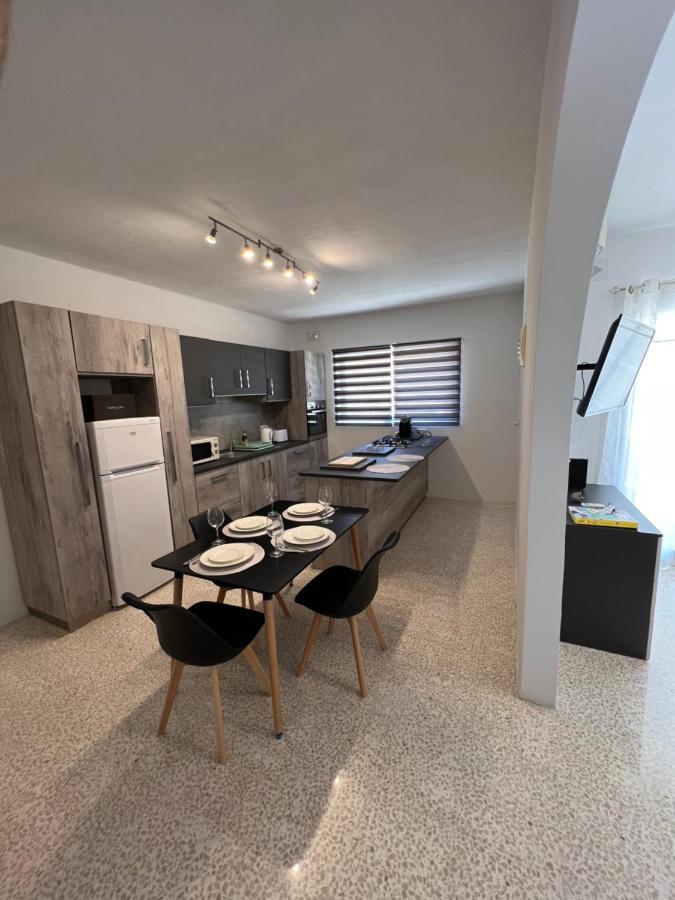 Modern Economy 2 Bedroom Apartment Сент-Полс-Бей Экстерьер фото